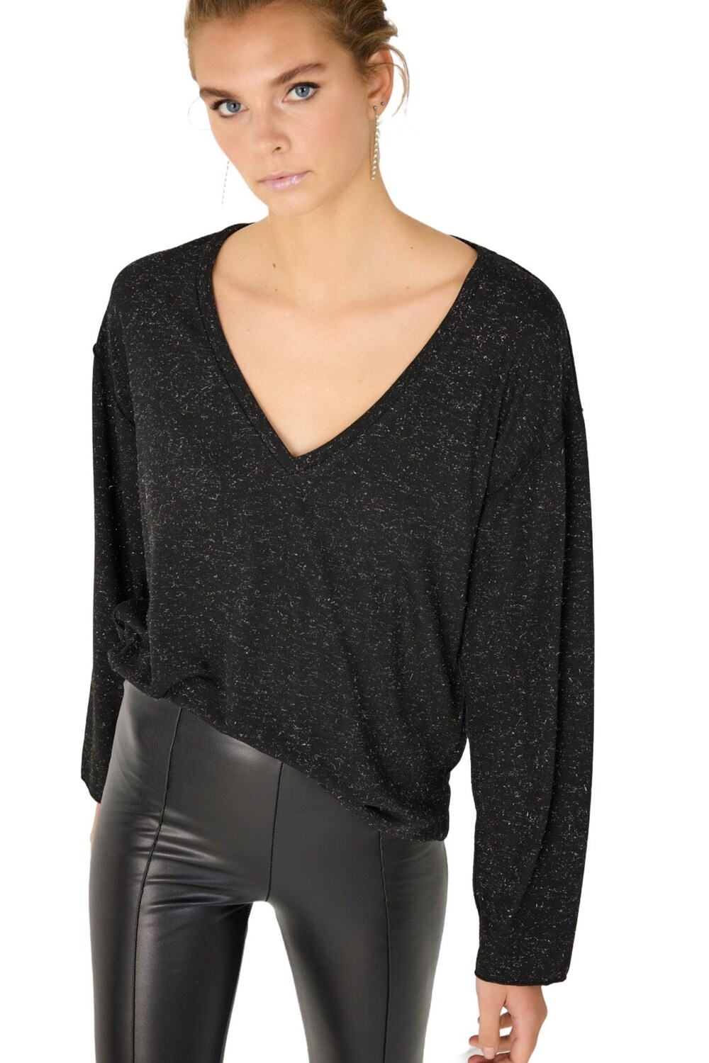 No Matter What Черный оверсайз свитер
No Matter What Черный оверсайз свитер