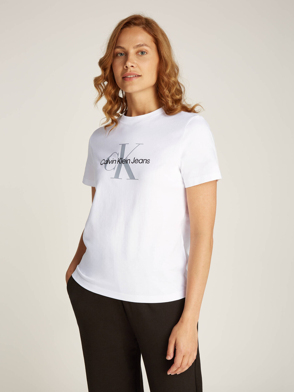 Футболка CALVIN KLEIN JEANS Regular Fit, белый
Футболка CALVIN KLEIN JEANS Regular Fit, белый