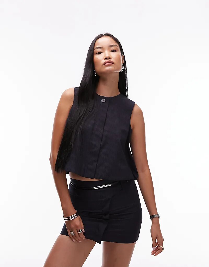 Строгий топ без рукавов Mango в тонкую тёмно-синюю полоску
Строгий топ без рукавов Mango в тонкую тёмно-синюю полоску