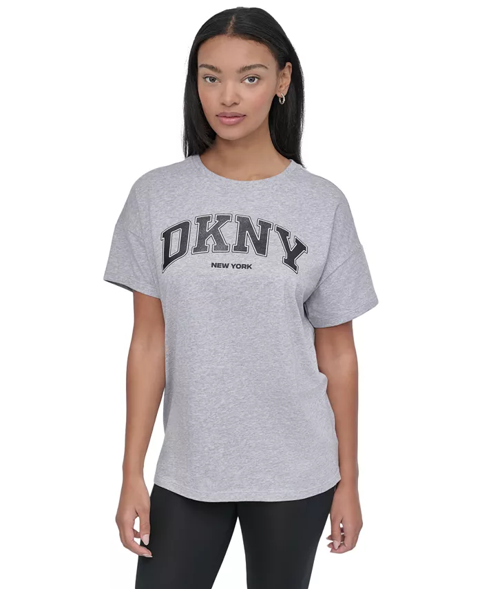 Женская бейсбольная футболка с логотипом из пайеток DKNY, серый
Женская бейсбольная футболка с логотипом из пайеток DKNY, серый