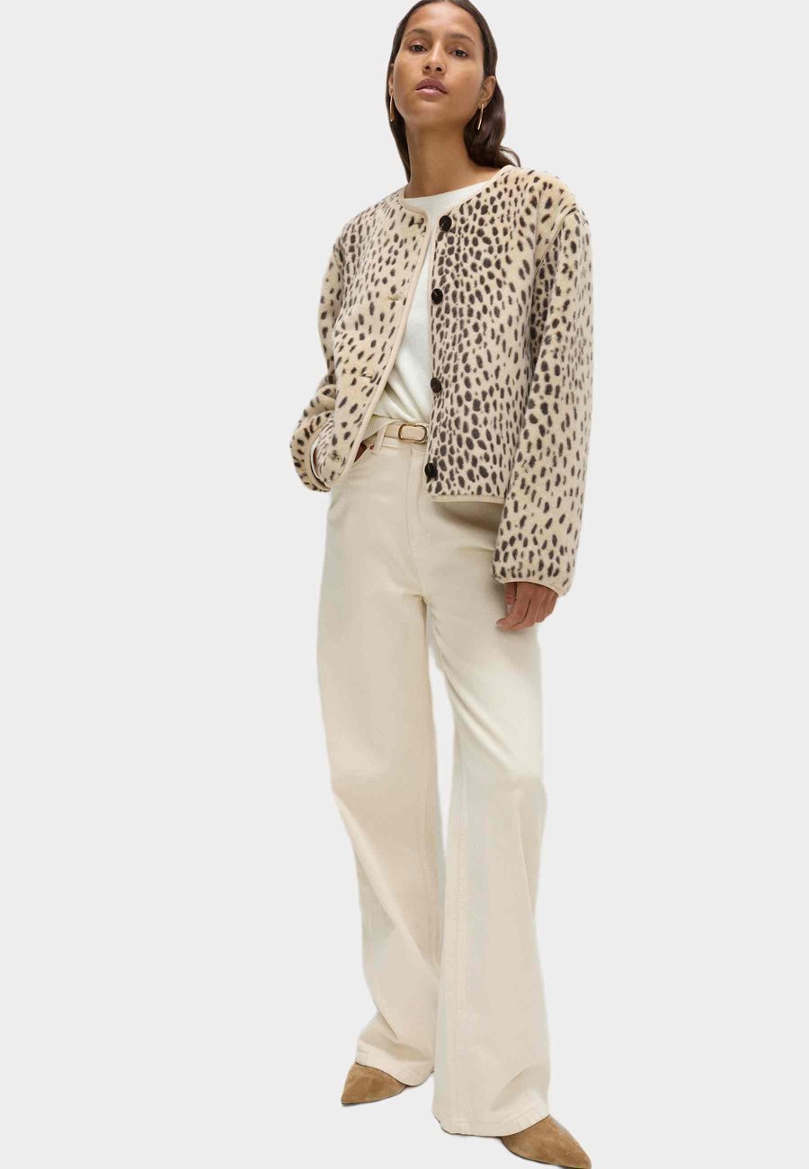 Кардиган Marks & Spencer ANIMAL PRINT COLLARLESS , Beige Mix/Beige
Кардиган Marks & Spencer ANIMAL PRINT COLLARLESS , Beige Mix/Beige