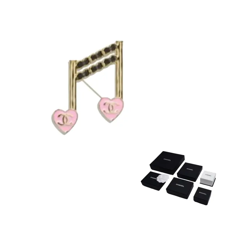 CHANEL Металлическая брошь женская розовая
CHANEL Металлическая брошь женская розовая