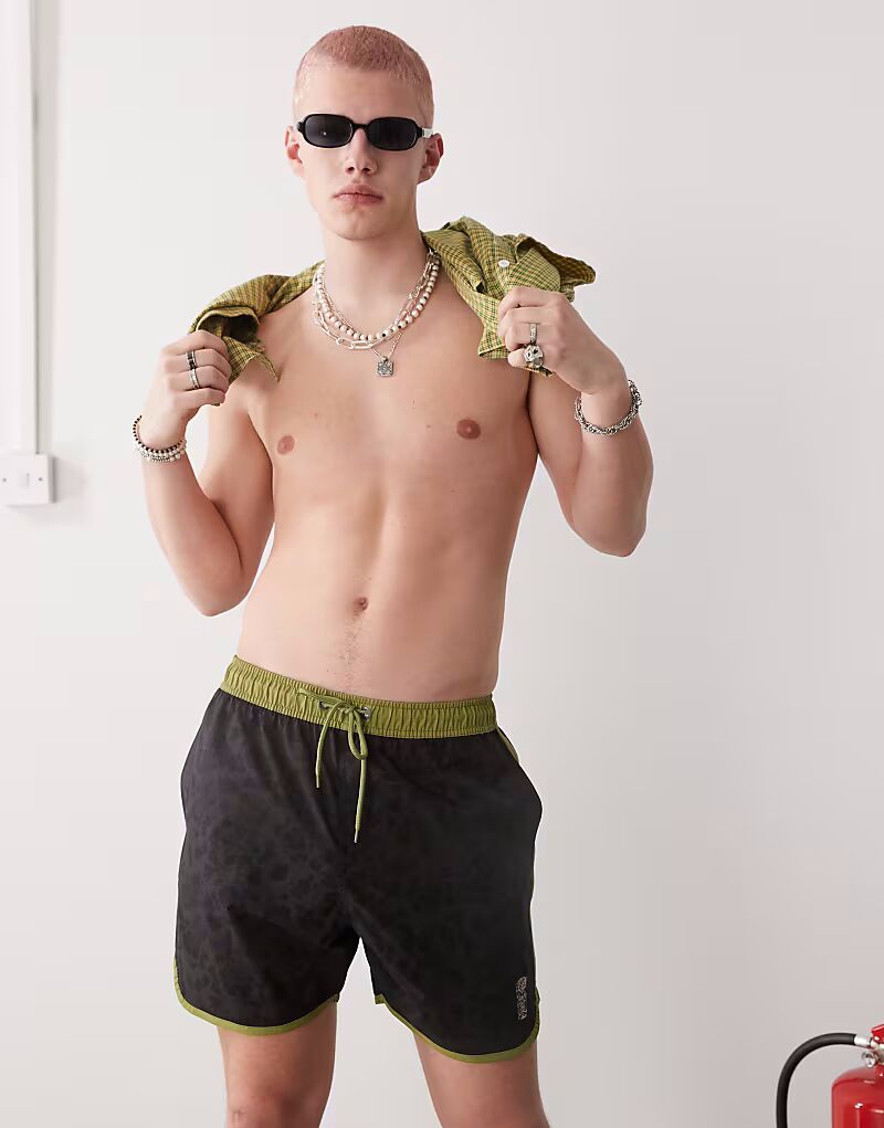 Шорты для плавания Santa Cruz на завязках черного цвета с отделкой цвета хаки 
Шорты для плавания Santa Cruz на завязках черного цвета с отделкой цвета хаки