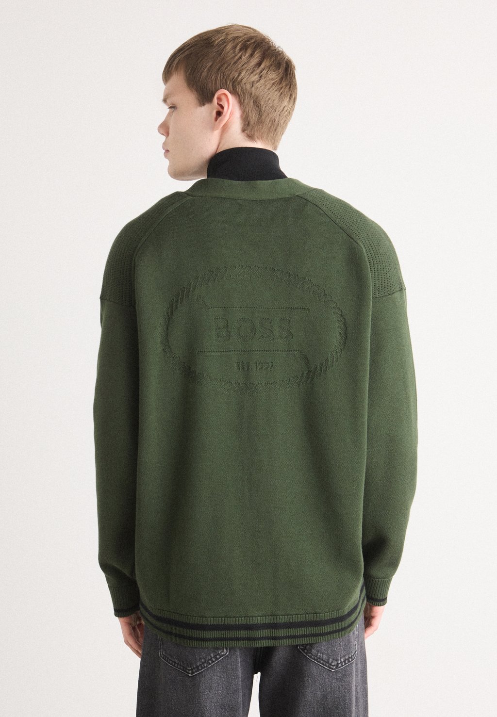 Кардиган HERITAGE BOSS, зеленый
Кардиган HERITAGE BOSS, зеленый