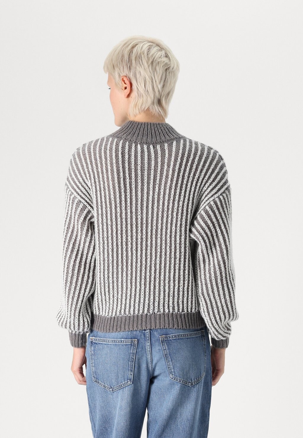 Джемпер JDYALLY LIFE JDY, серый
Джемпер JDYALLY LIFE JDY, серый