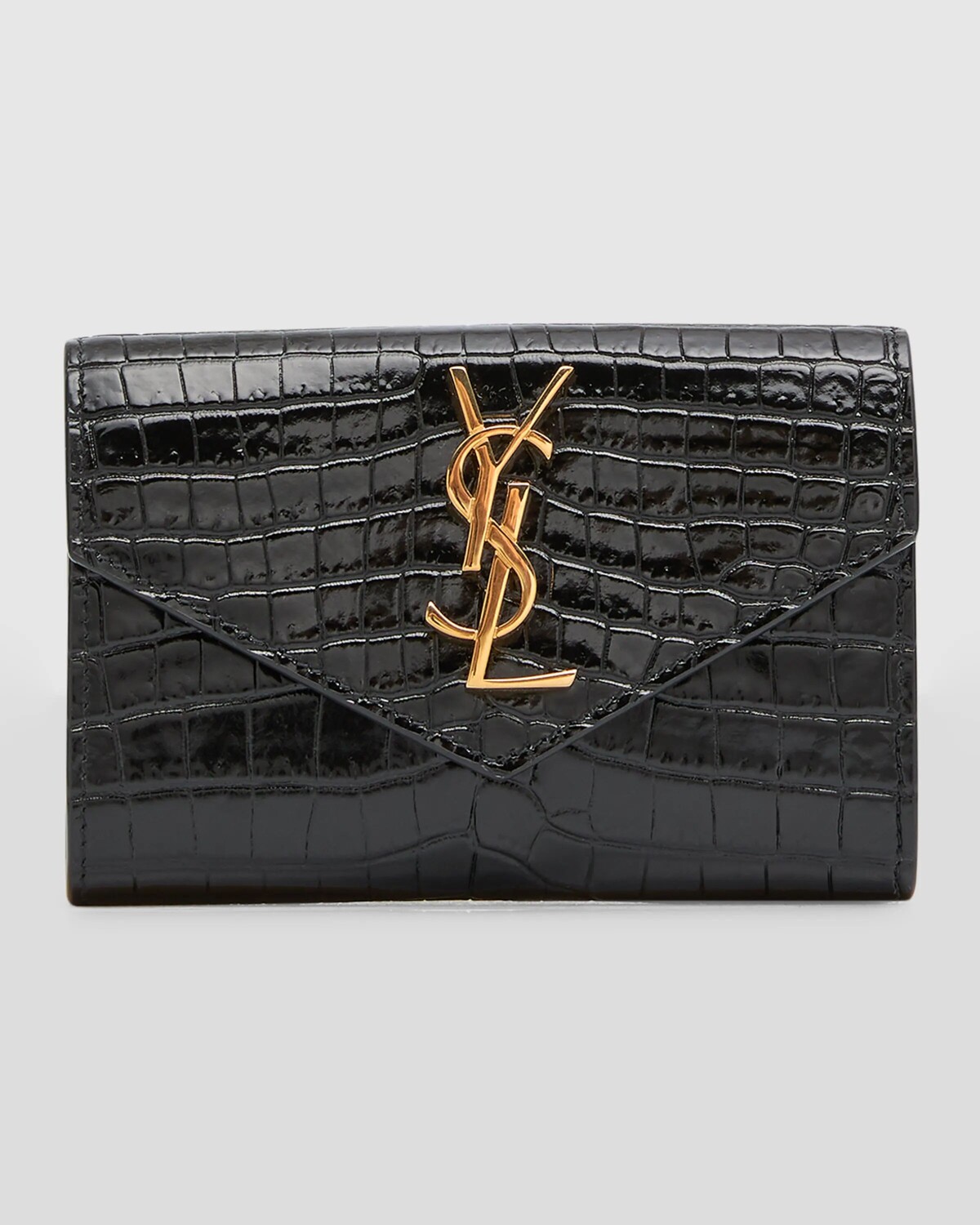 Маленький кошелек YSL Monogram на цепочке из кожи с тиснением под крокодила Saint Laurent, цвет Nero
Маленький кошелек YSL Monogram на цепочке из кожи с тиснением под крокодила Saint Laurent, цвет Nero