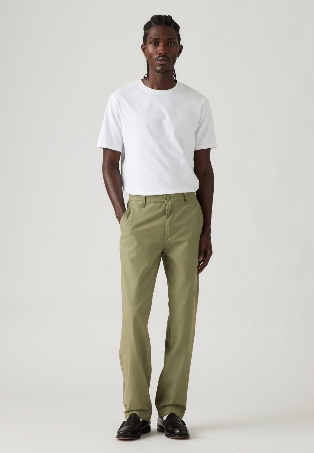 Чиносы XX CHINO AUTHENTIC STRAIGHT CORDUROY PANTS Levi's, оливковый 
Чиносы XX CHINO AUTHENTIC STRAIGHT CORDUROY PANTS Levi's, оливковый