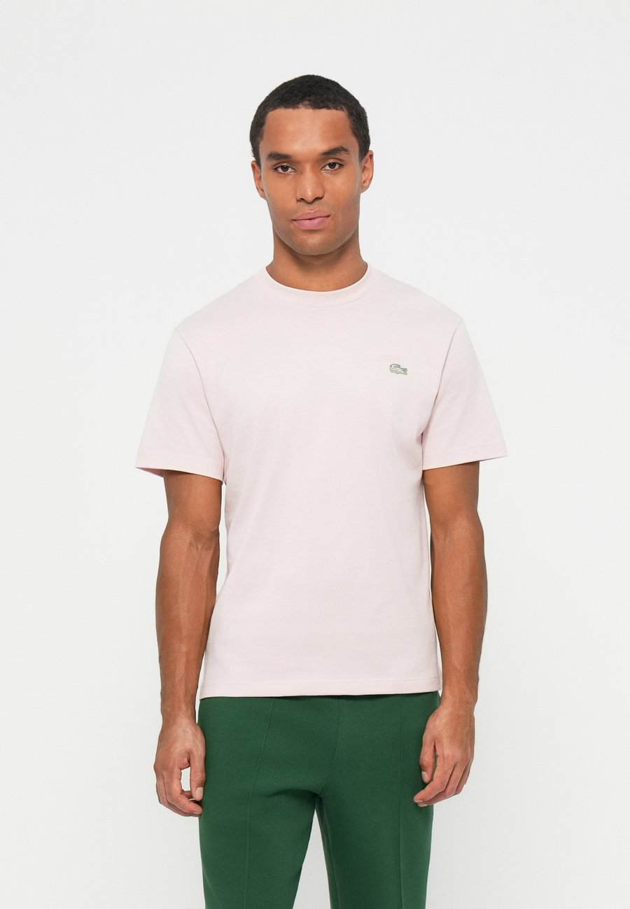 Футболка Lacoste Basic T-shirt, Nidus/Light Pink, Розовый, Футболка Lacoste Basic T-shirt, Nidus/Light Pink
Футболка Lacoste Basic T-shirt, Nidus/Light Pink, Розовый, Футболка Lacoste Basic T-shirt, Nidus/Light Pink