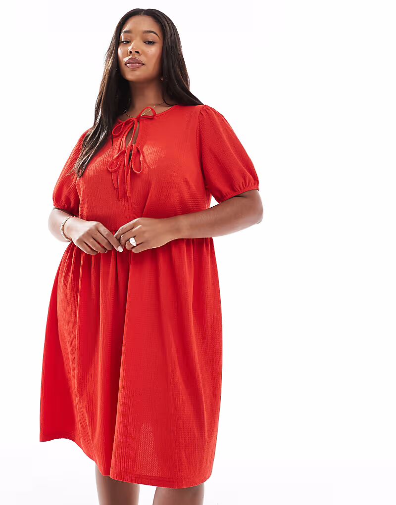 Мини-платье New Look Curve с завязками спереди и жатым эффектом красного цвета New Look Plus
Мини-платье New Look Curve с завязками спереди и жатым эффектом красного цвета New Look Plus