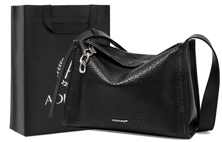 Сумка-тоут из коровьей кожи Boston, Pillow, кроссбоди женская классическая черная/молочный чай AOKANG
Сумка-тоут из коровьей кожи Boston, Pillow, кроссбоди женская классическая черная/молочный чай AOKANG