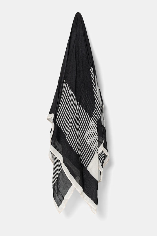 Шарф Sisley, черный
Шарф Sisley, черный