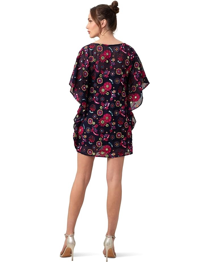 Платье Trina Turk Anissa Caftan, мульти
Платье Trina Turk Anissa Caftan, мульти