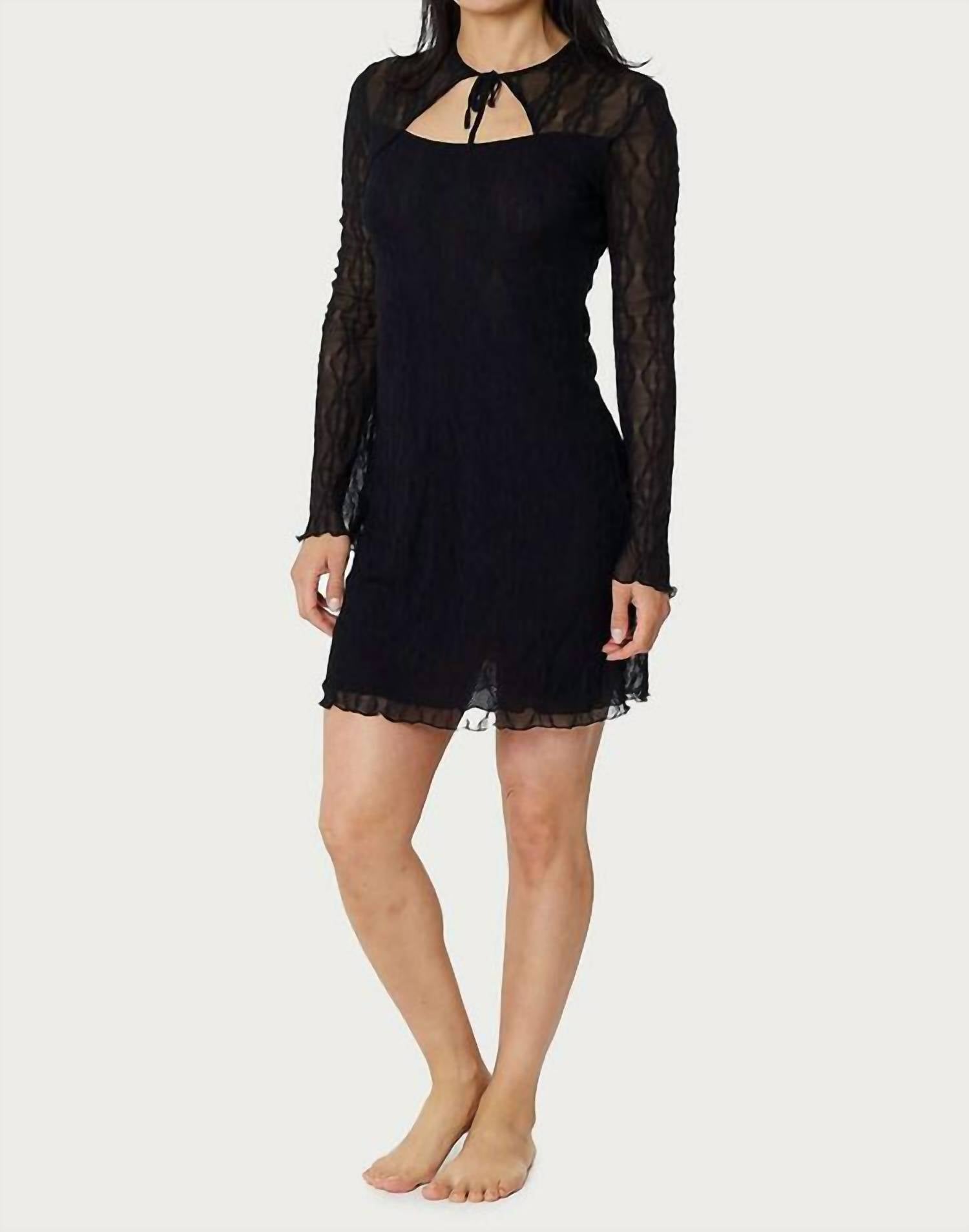 Платье мини с длинными рукавами и бантом Mariposa в цвете Night FIND ME NOW, Night 
Платье мини с длинными рукавами и бантом Mariposa в цвете Night FIND ME NOW, Night