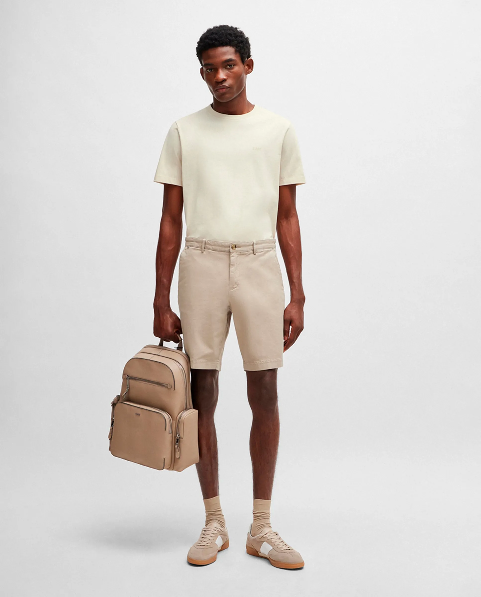 Шорты облегающие из эластичного хлопкового габардина Boss, бежевый
Шорты облегающие из эластичного хлопкового габардина Boss, бежевый