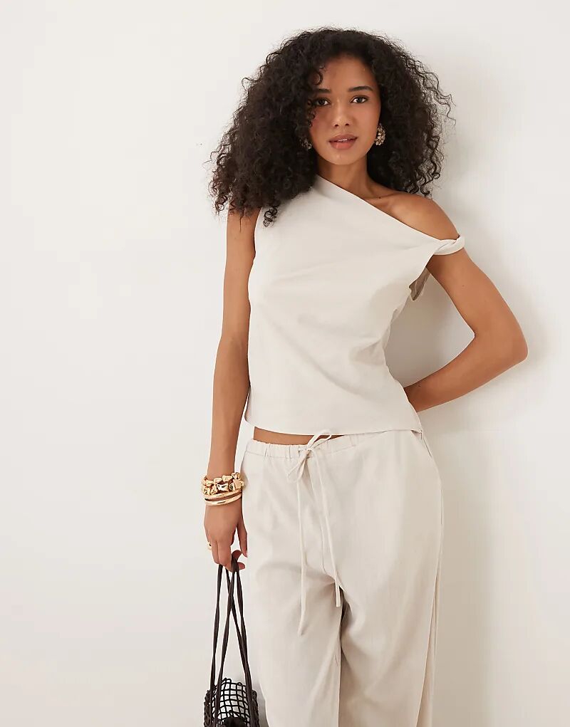 Жилет Mango Sculpt Twist Shoulder Coord цвета слоновой кости
Жилет Mango Sculpt Twist Shoulder Coord цвета слоновой кости