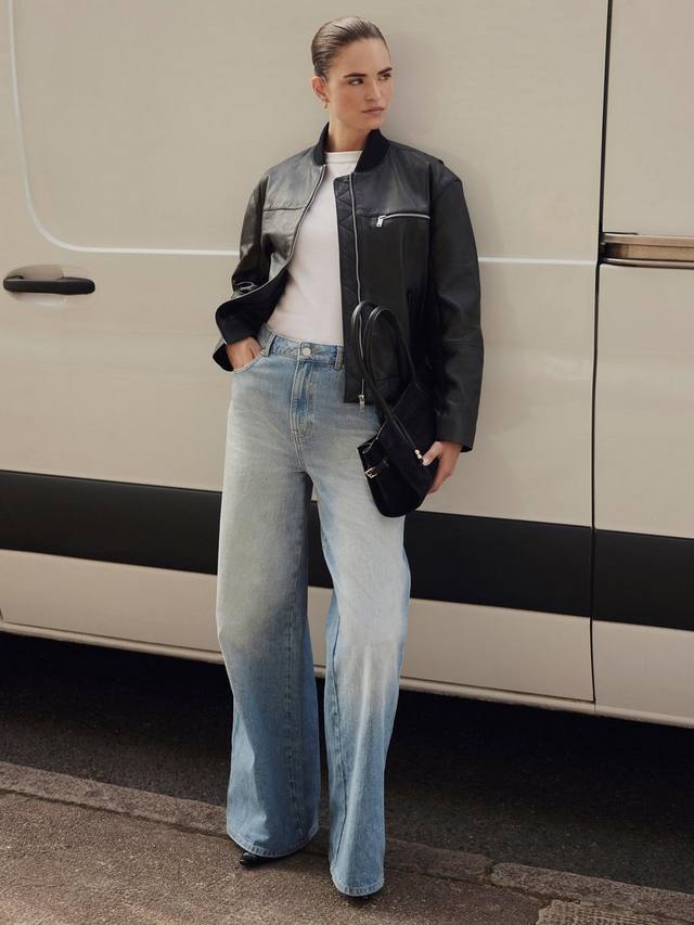 Кожаная куртка-бомбер Mint Velvet, Black
Кожаная куртка-бомбер Mint Velvet, Black