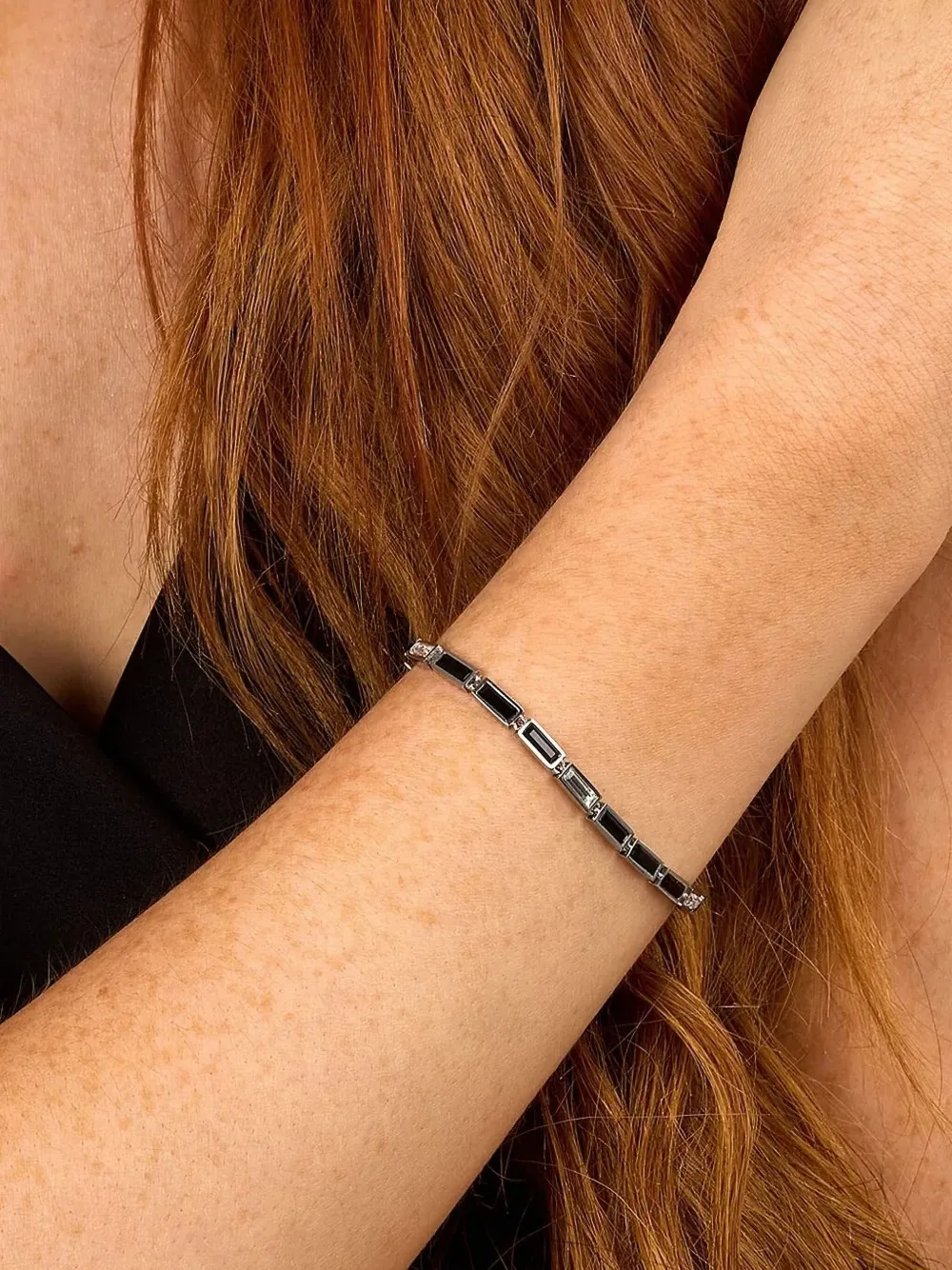 Браслет из камней багетной огранки KARL LAGERFELD, серебряный
Браслет из камней багетной огранки KARL LAGERFELD, серебряный