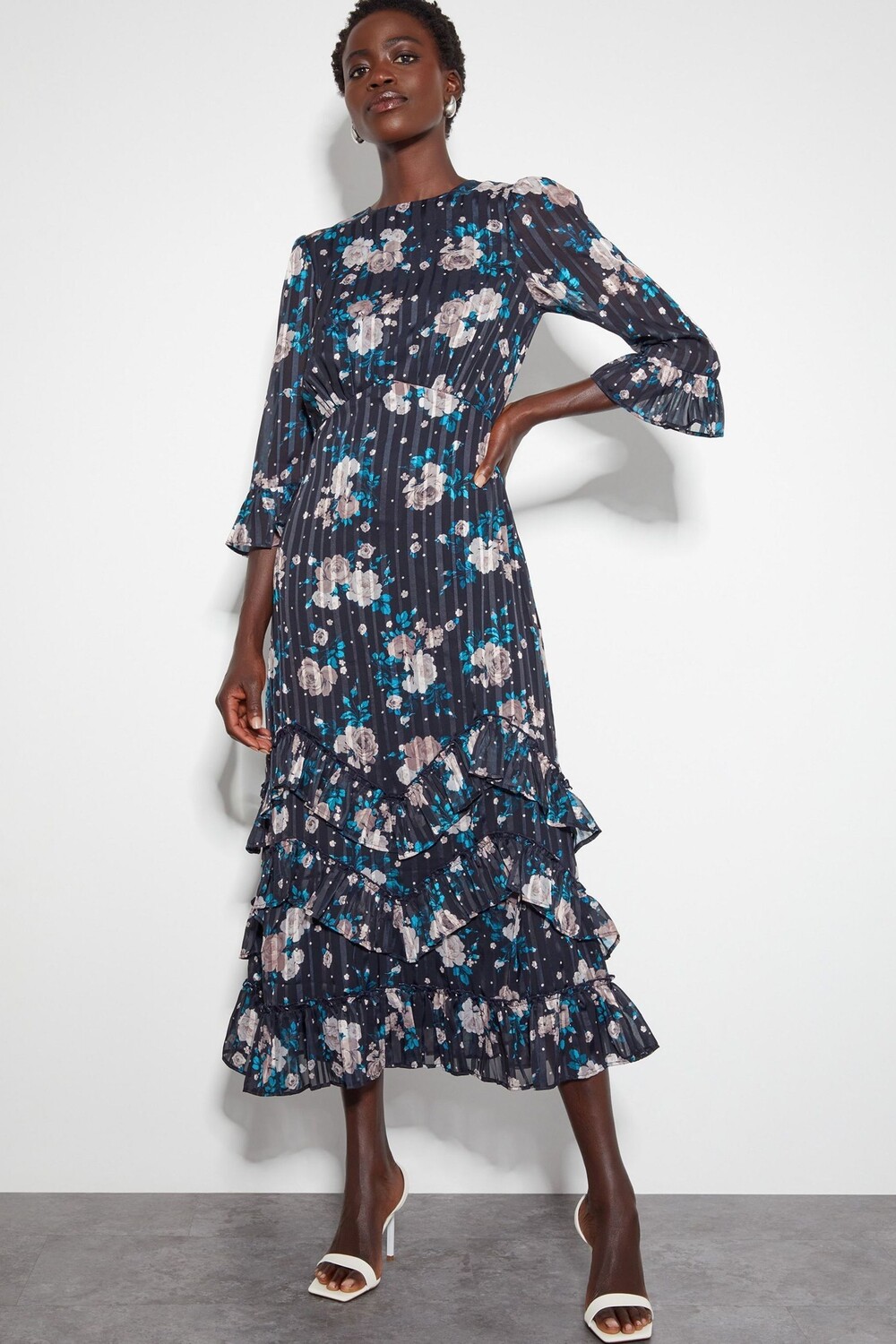 Платье миди Drew с цветочным принтом и выжиганием Monsoon, синий
Платье миди Drew с цветочным принтом и выжиганием Monsoon, синий