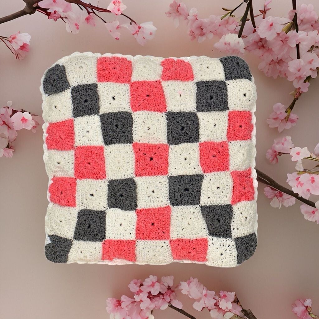 Красочный вязаный крючком чехол для подушки ручной работы 40x40, декоративная подушка, украшение MZ Textile World, мультиколор
Красочный вязаный крючком чехол для подушки ручной работы 40x40, декоративная подушка, украшение MZ Textile World, мультиколор