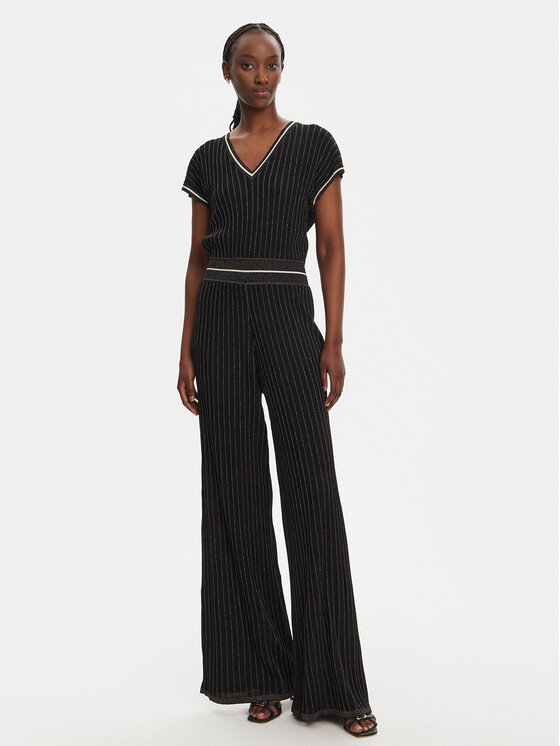 Комбинезон стандартного кроя TA5213 MS014 Liu Jo Sport, черный
Комбинезон стандартного кроя TA5213 MS014 Liu Jo Sport, черный