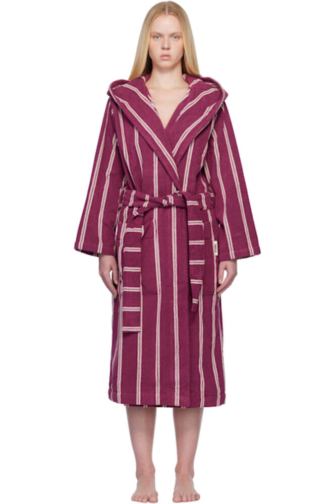 Халат с капюшоном из махровой ткани фиолетового цвета Tekla
Халат с капюшоном из махровой ткани фиолетового цвета Tekla