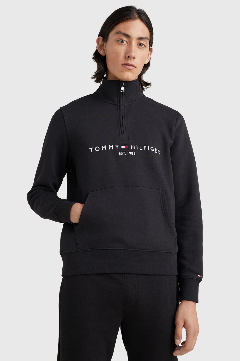 Черный свитер с высоким воротником и логотипом Tommy Tommy Hilfiger, черный
Черный свитер с высоким воротником и логотипом Tommy Tommy Hilfiger, черный