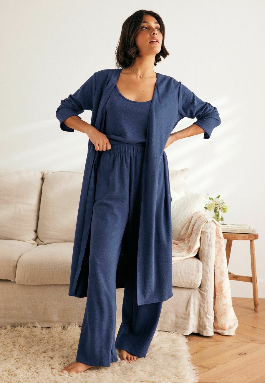 Кардиган Laura Ashley LOUNGE , Navy/Blue
Кардиган Laura Ashley LOUNGE , Navy/Blue