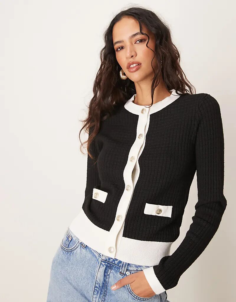 Кардиган New Look на пуговицах с белой отделкой в черном цвете
Кардиган New Look на пуговицах с белой отделкой в черном цвете