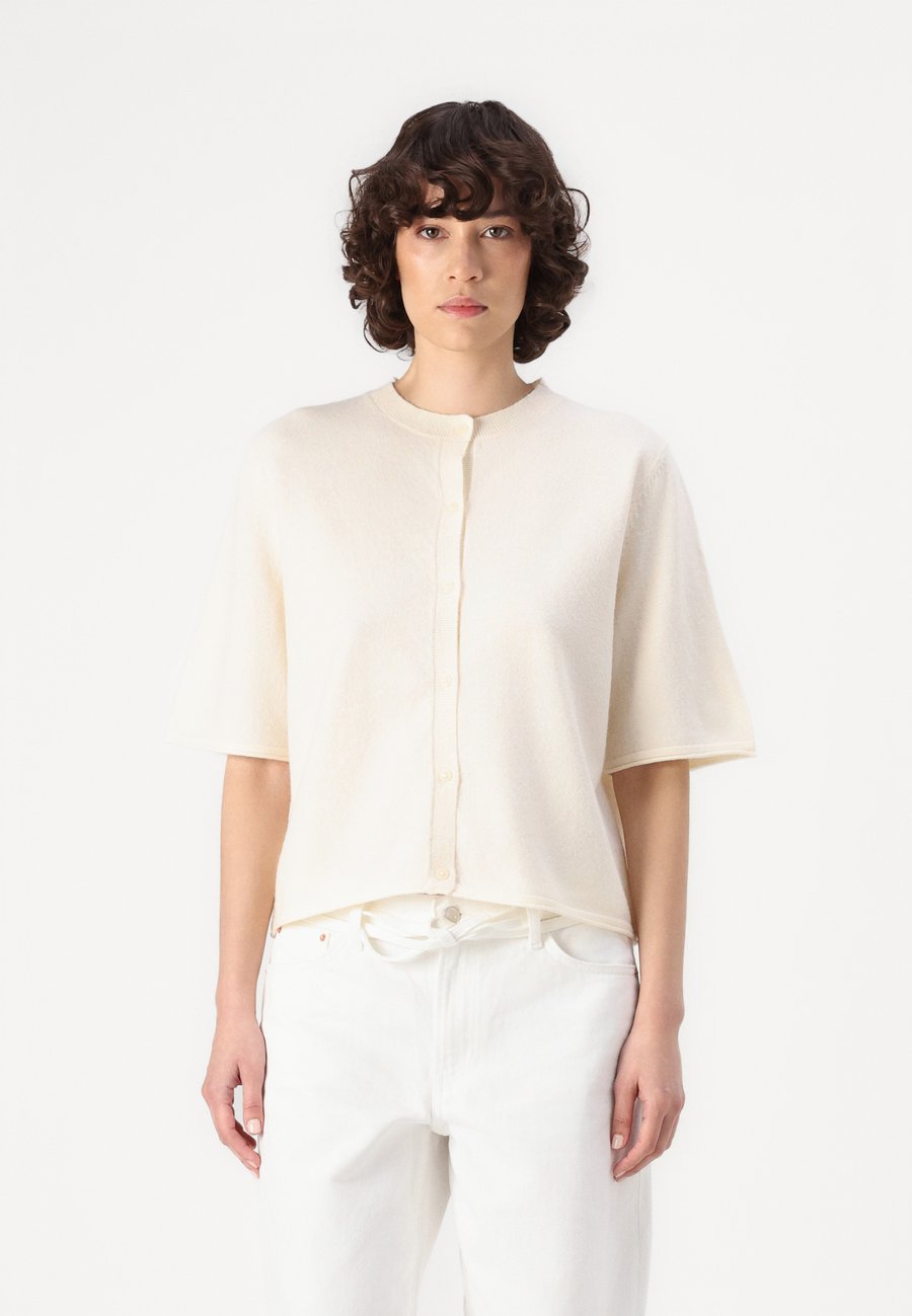 Кардиган ONLY ONLTILDA O NECK CARDIGAN, Marshmallow/Off-White
Кардиган ONLY ONLTILDA O NECK CARDIGAN, Marshmallow/Off-White