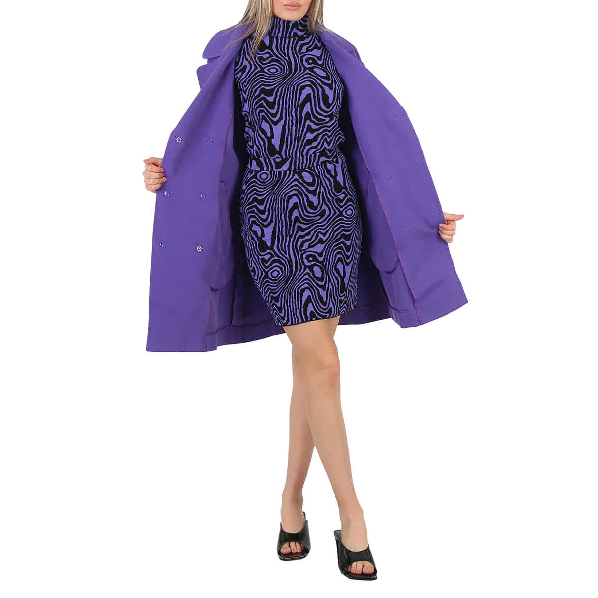 Moschino Женский муаровый джемпер с воротником-воронкой, фиолетовый
Moschino Женский муаровый джемпер с воротником-воронкой, фиолетовый