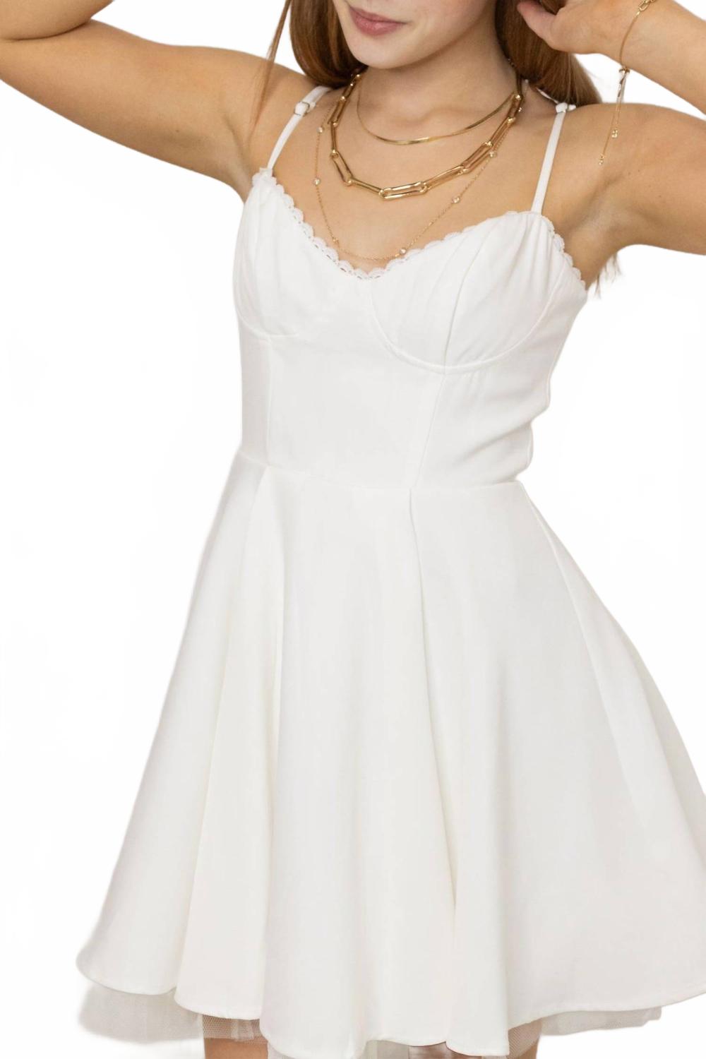 Мини-платье Francesca в белом цвете One and Only Collective 
Мини-платье Francesca в белом цвете One and Only Collective