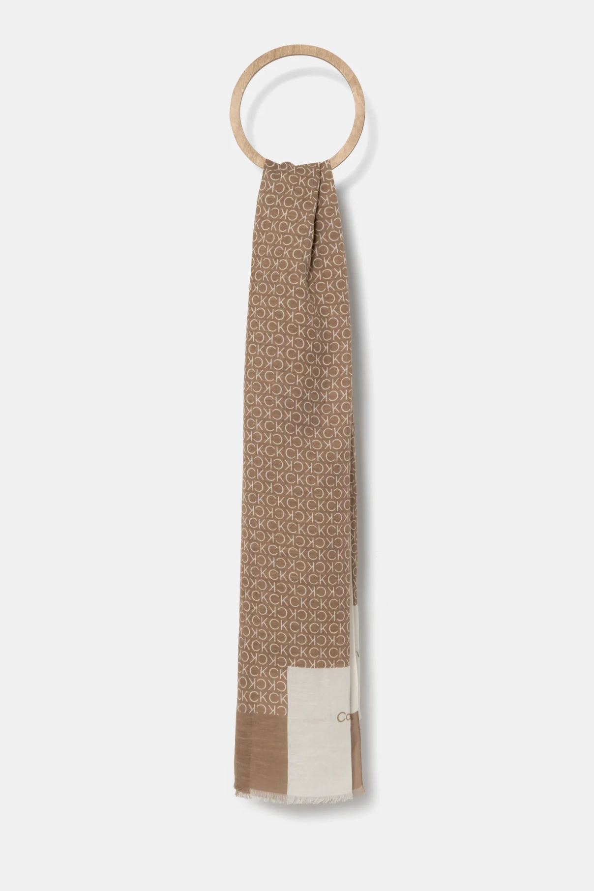 Льняной шарф Calvin Klein, бежевый
Льняной шарф Calvin Klein, бежевый