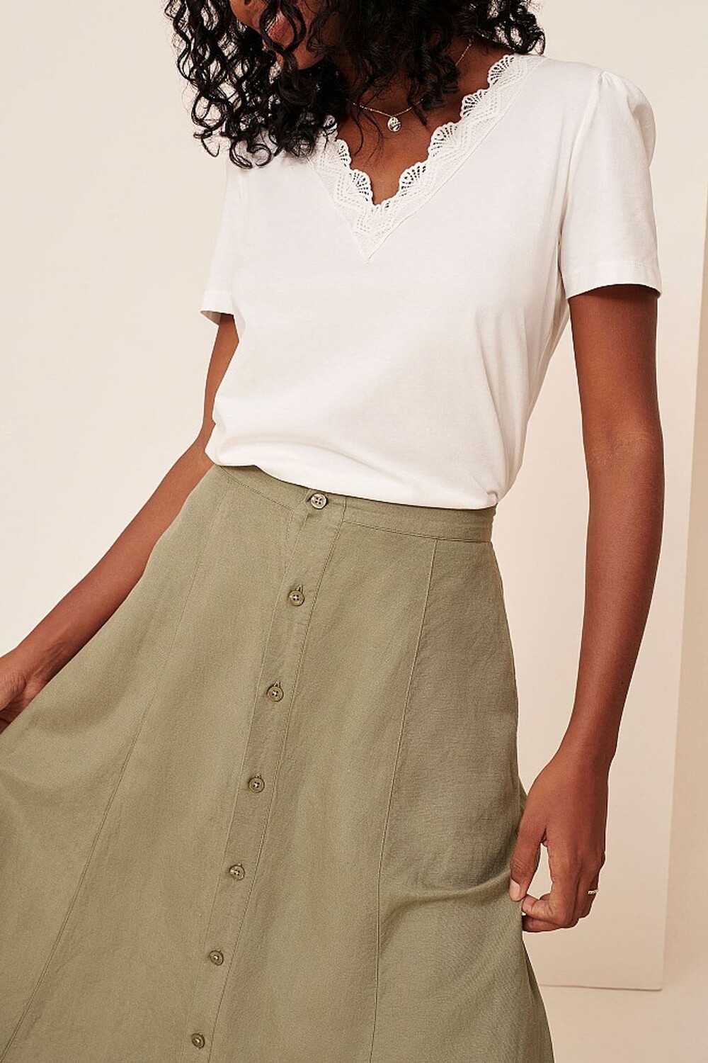 Одежда для экипажа 100% лен юбка на пуговицах Crew Clothing Company, зеленый
Одежда для экипажа 100% лен юбка на пуговицах Crew Clothing Company, зеленый