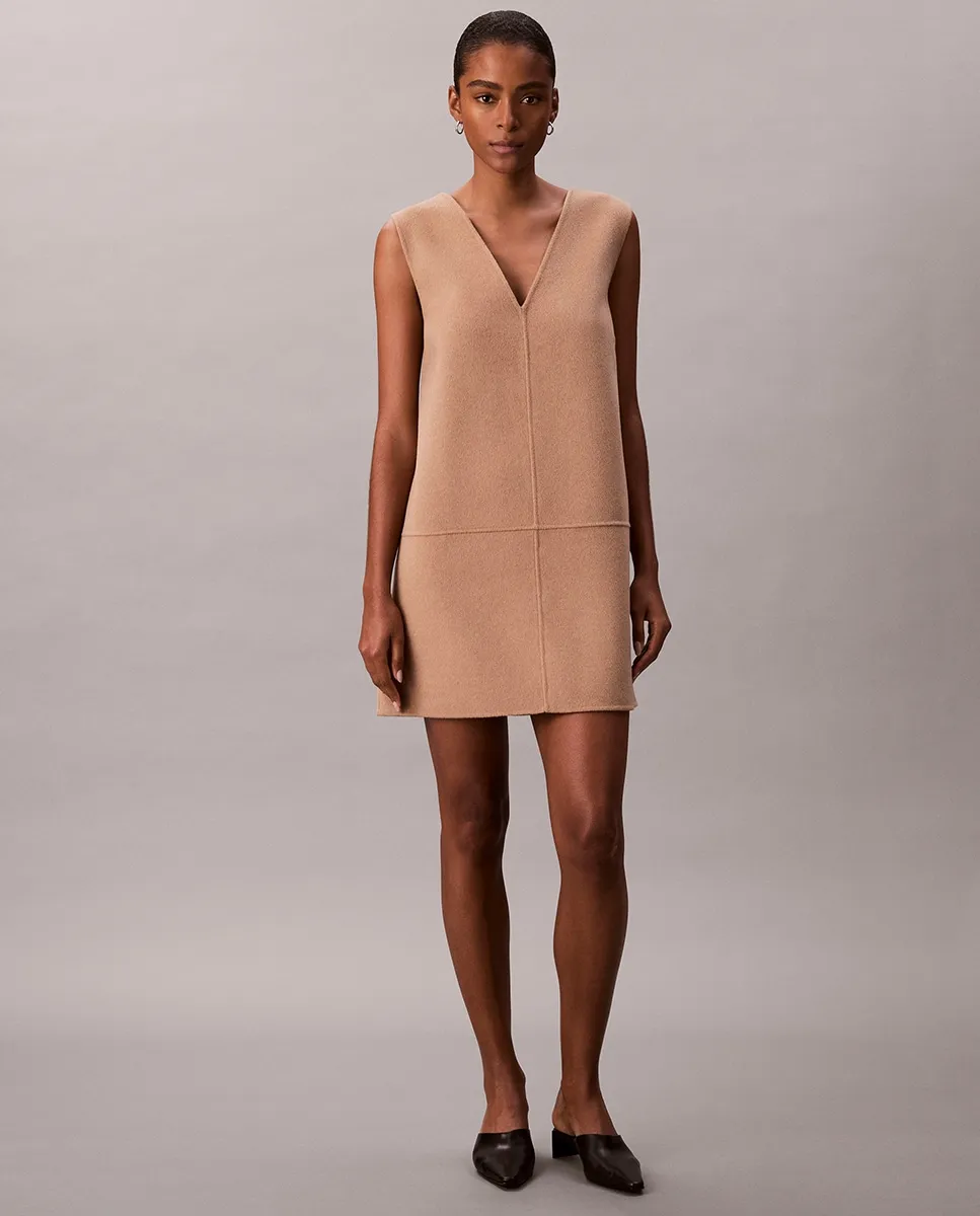 Короткое платье с двухсторонней отделкой Calvin Klein, бежевый
Короткое платье с двухсторонней отделкой Calvin Klein, бежевый