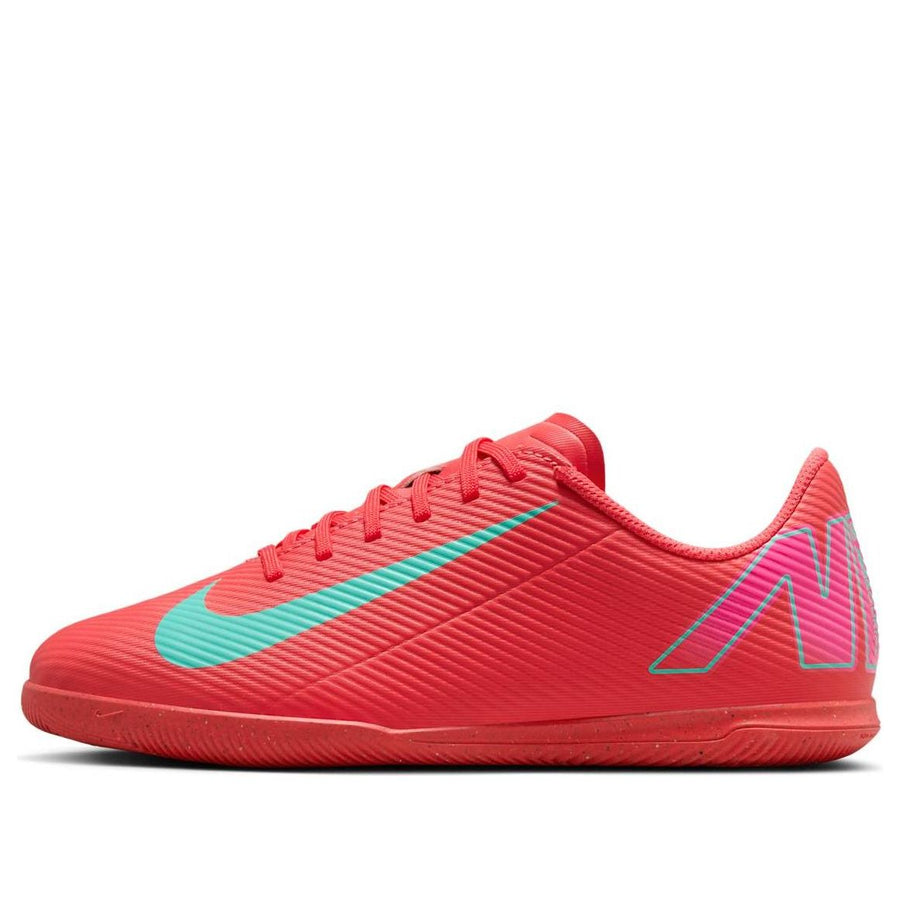 Кроссовки (GS) Nike Mercurial Vapor 16 Club IC 'Mad Energy Pack', красный
Кроссовки (GS) Nike Mercurial Vapor 16 Club IC 'Mad Energy Pack', красный