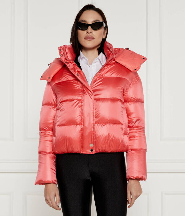 Пуховик женский Patrizia Pepe укороченный с капюшоном, красный
Пуховик женский Patrizia Pepe укороченный с капюшоном, красный