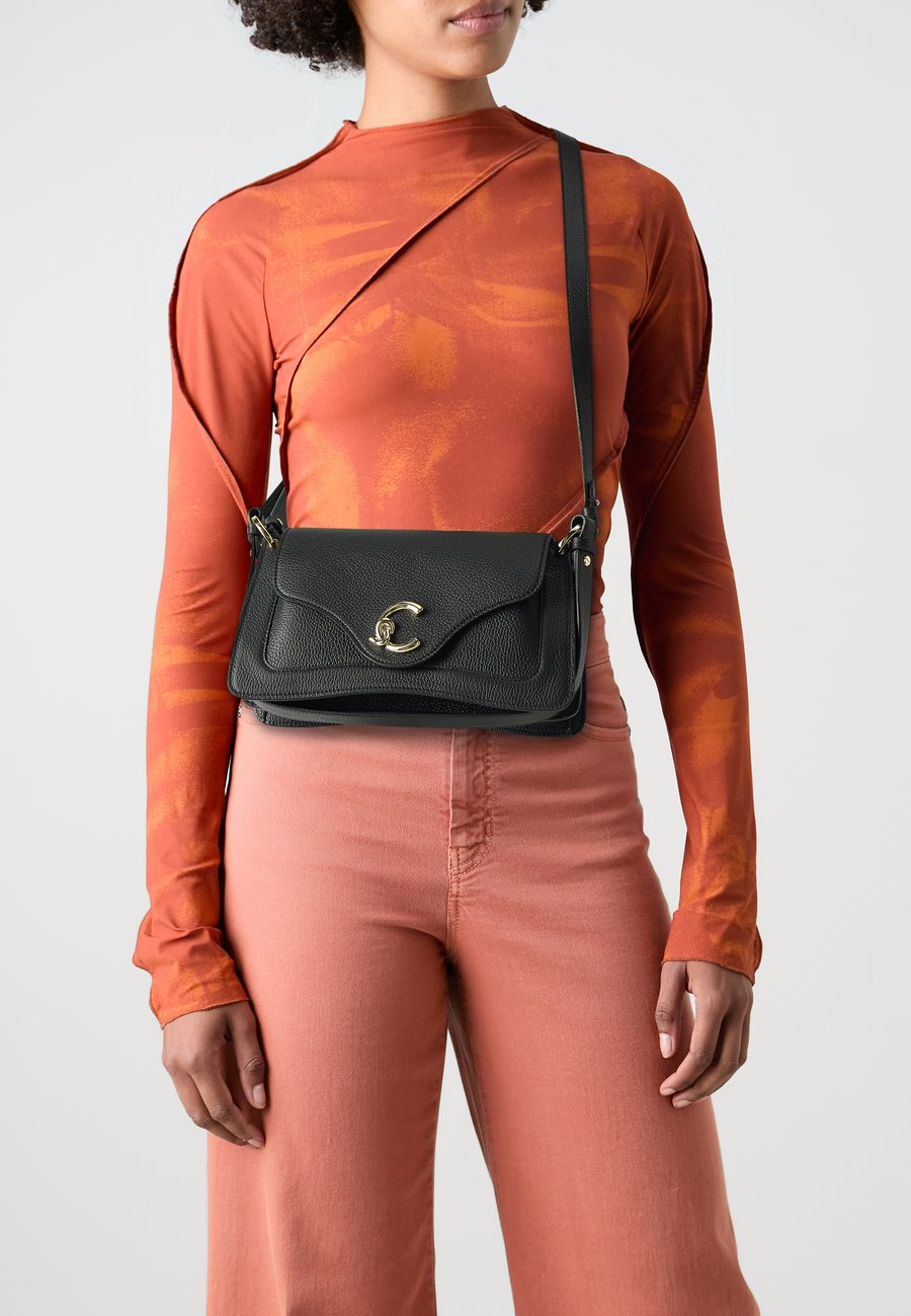 Сумка Coccinelle Handbag, Noir/Black
Сумка Coccinelle Handbag, Noir/Black