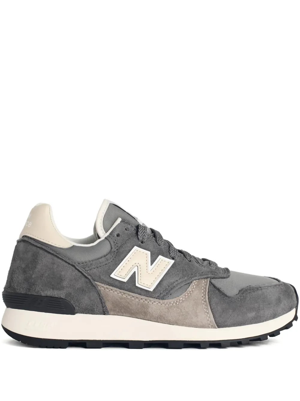 Кроссовки из замши 475 New Balance, серый
Кроссовки из замши 475 New Balance, серый