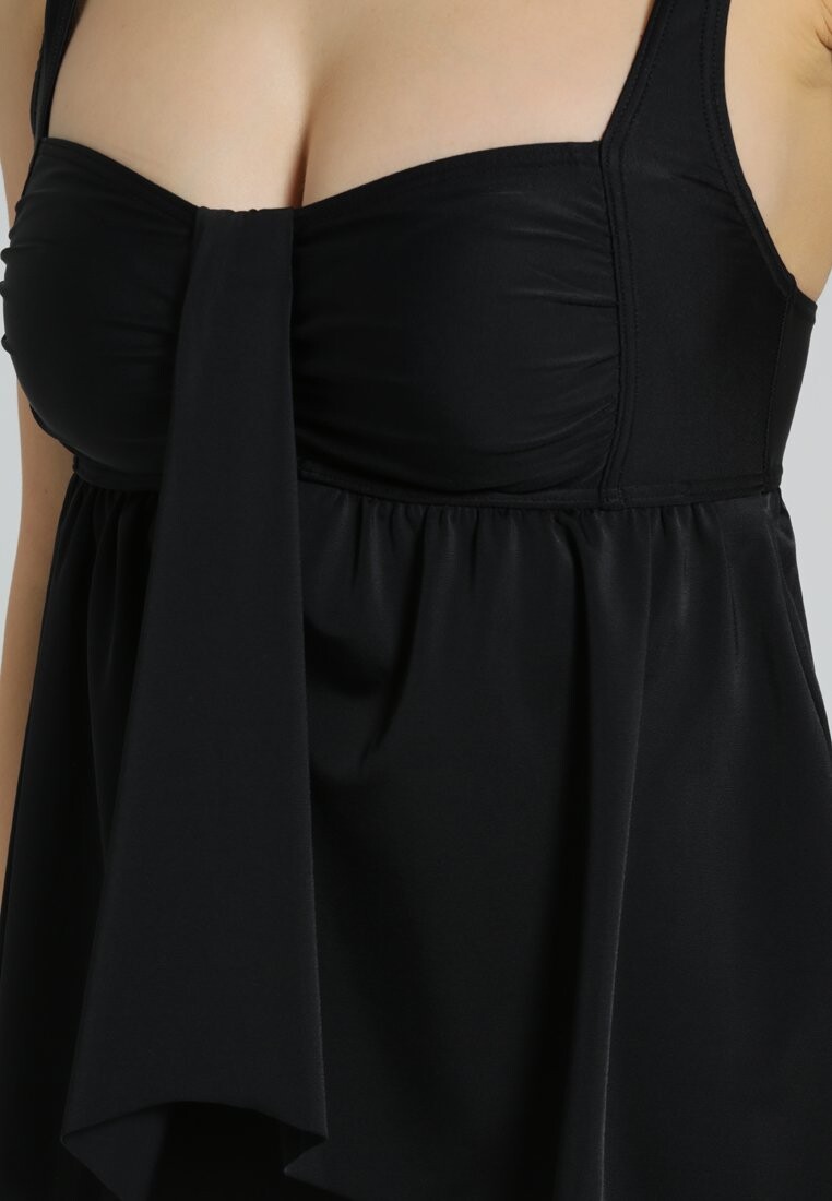 Купальник SWIMSUIT RUBEL LASCANA, черный
Купальник SWIMSUIT RUBEL LASCANA, черный