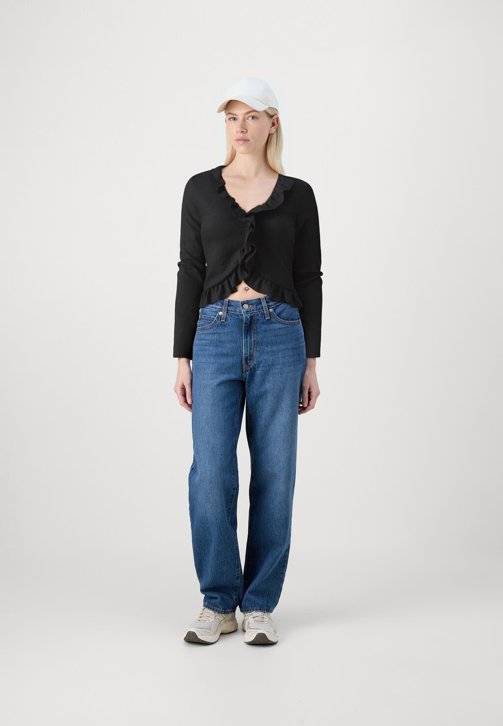 Вязаный жакет ONLHILLERY RUFFLE CARDIGAN ONLY, черный
Вязаный жакет ONLHILLERY RUFFLE CARDIGAN ONLY, черный