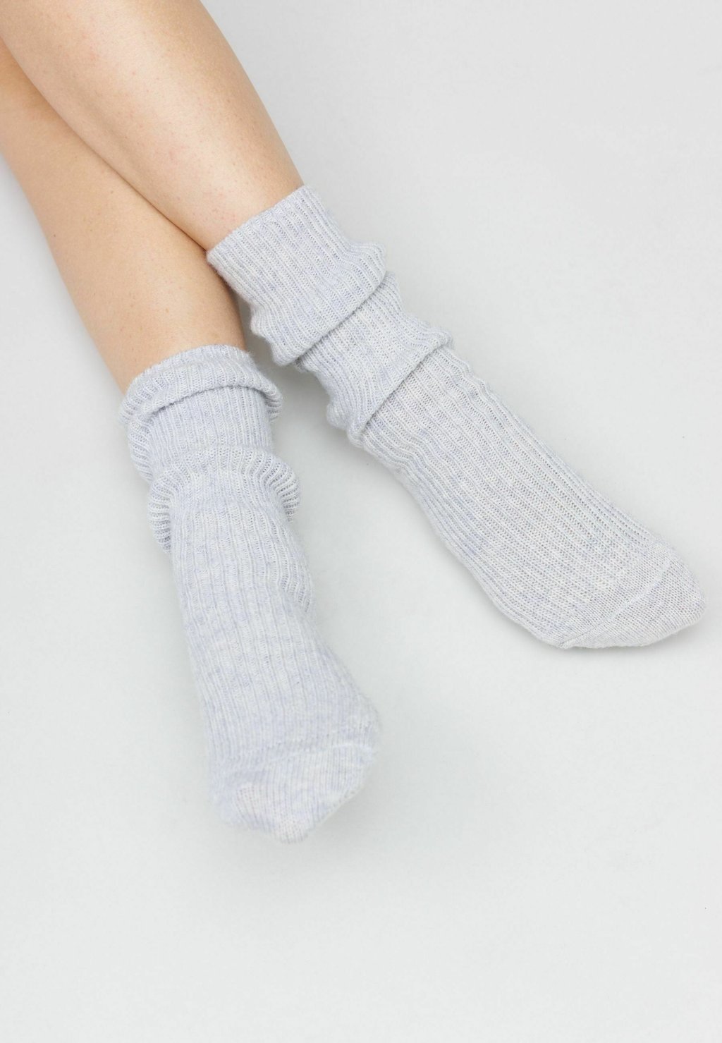 Носки CASSIE moshi moshi mind, светло-серый
Носки CASSIE moshi moshi mind, светло-серый