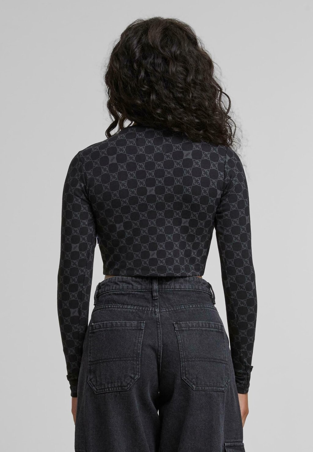 Топ с длинными рукавами PEQUS, черный
Топ с длинными рукавами PEQUS, черный