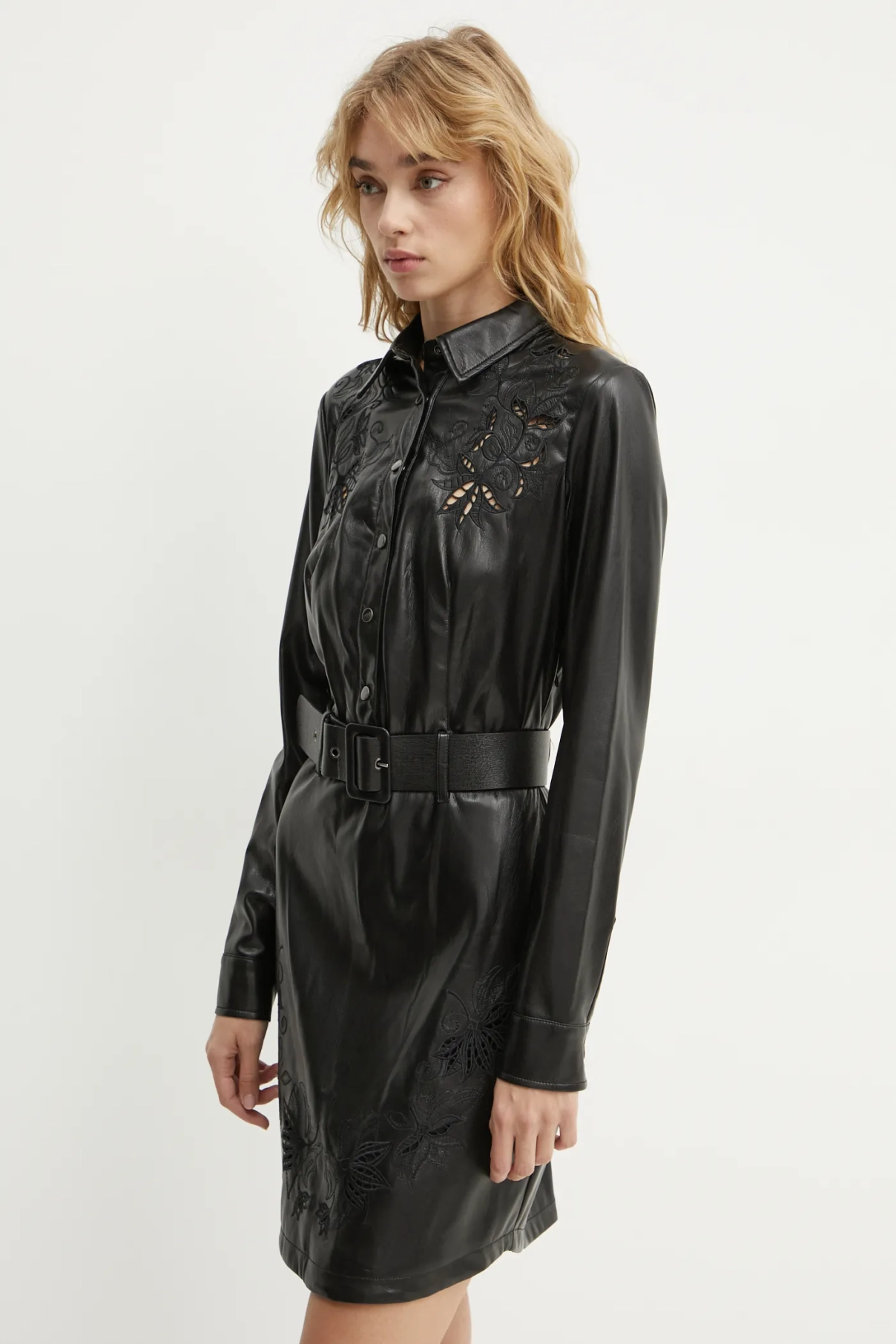 ГАБРИЕЛЬ платье Guess, черный
ГАБРИЕЛЬ платье Guess, черный