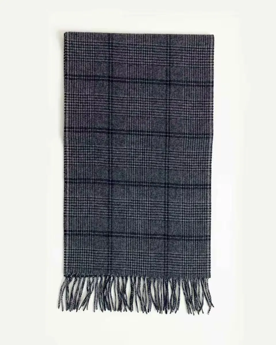 Мужской шерстяной шарф темно-синего цвета Уэльса PuroEgo, тёмно-синий
Мужской шерстяной шарф темно-синего цвета Уэльса PuroEgo, тёмно-синий