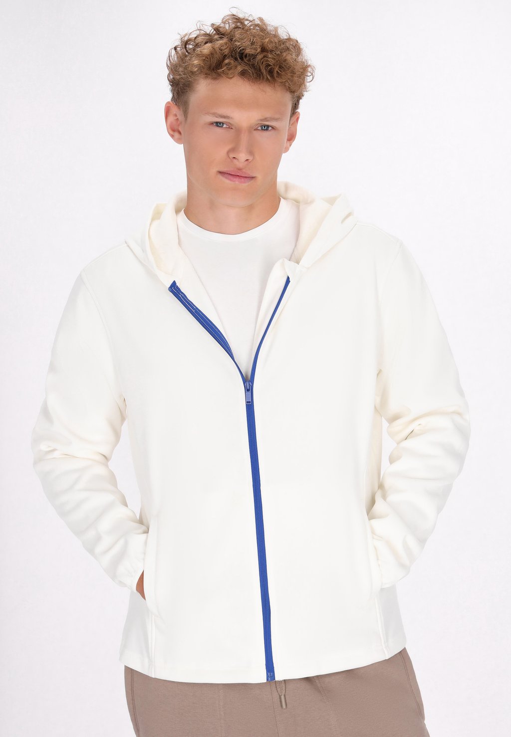 Толстовка на молнии Mo, белый
Толстовка на молнии Mo, белый