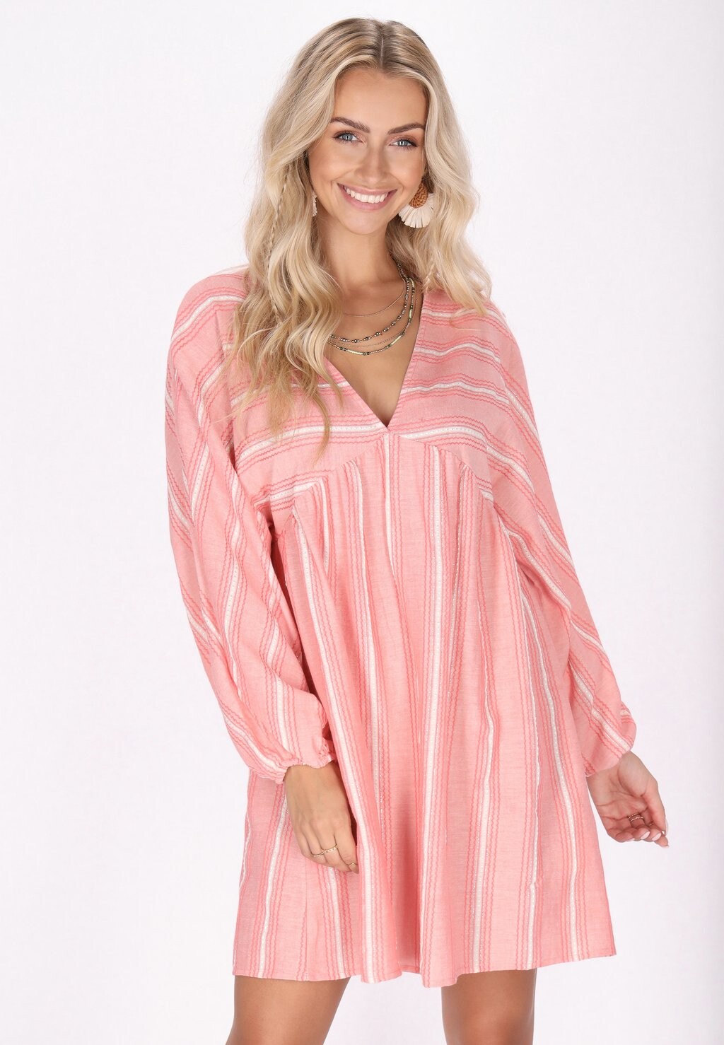 Дневное платье IZIA, коралл
Дневное платье IZIA, коралл