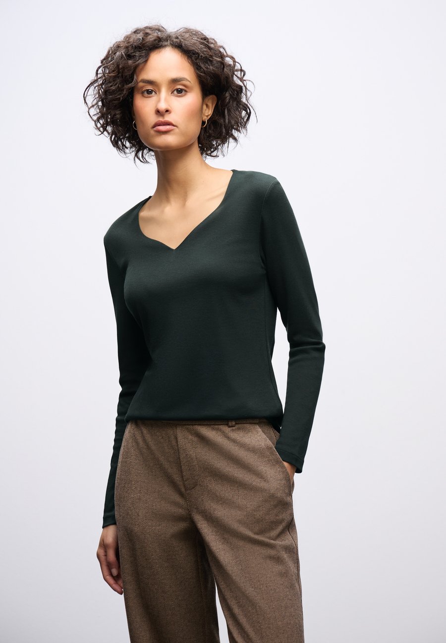 Топ Street One MIT HERZAUSSCHNITT, Grün/Dark Green
Топ Street One MIT HERZAUSSCHNITT, Grün/Dark Green