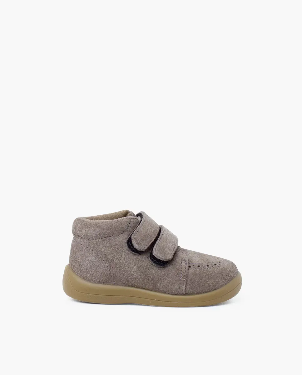 Детские ботинки из рубленой кожи и двойной клеевой застежкой Pisamonas, цвет Topo
Детские ботинки из рубленой кожи и двойной клеевой застежкой Pisamonas, цвет Topo