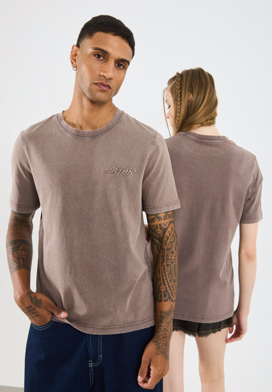 Футболка YOURTURN UNISEX, Washed Brown/Brown, Серый, Футболка YOURTURN UNISEX, Washed Brown/Brown
Футболка YOURTURN UNISEX, Washed Brown/Brown, Серый, Футболка YOURTURN UNISEX, Washed Brown/Brown