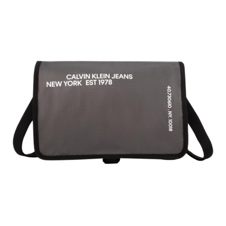 Кальвин Кляйн Тканевая курьерская сумка через плечо среднего размера мужская графитово-серая
Кальвин Кляйн Тканевая курьерская сумка через плечо среднего размера мужская графитово-серая